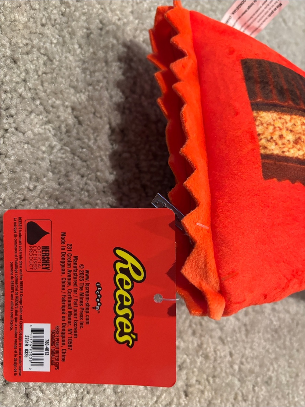 iscream Reese’s plush pillow - Picture 3 of 4